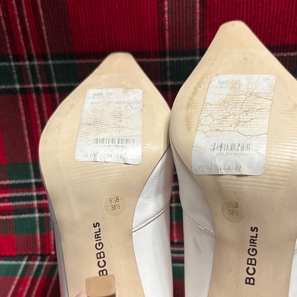 🖤BCBGirls White Heels with Gold Buckle🖤 - Picture 9 of 11